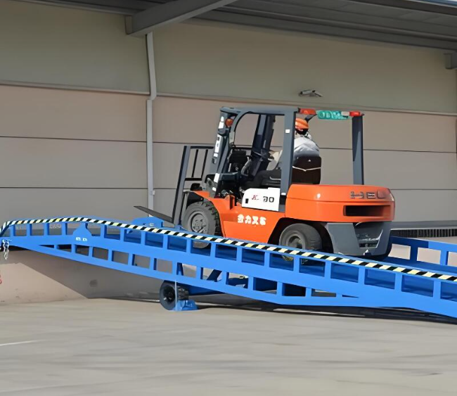 山城移动式卸货平台（叉车用）